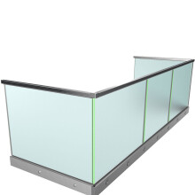 Ganzglasgeländer mit Klarglas inkl. Sichtschutzfolie | seitlich | U-Form | Handlauf eckig | Home | huero.de
